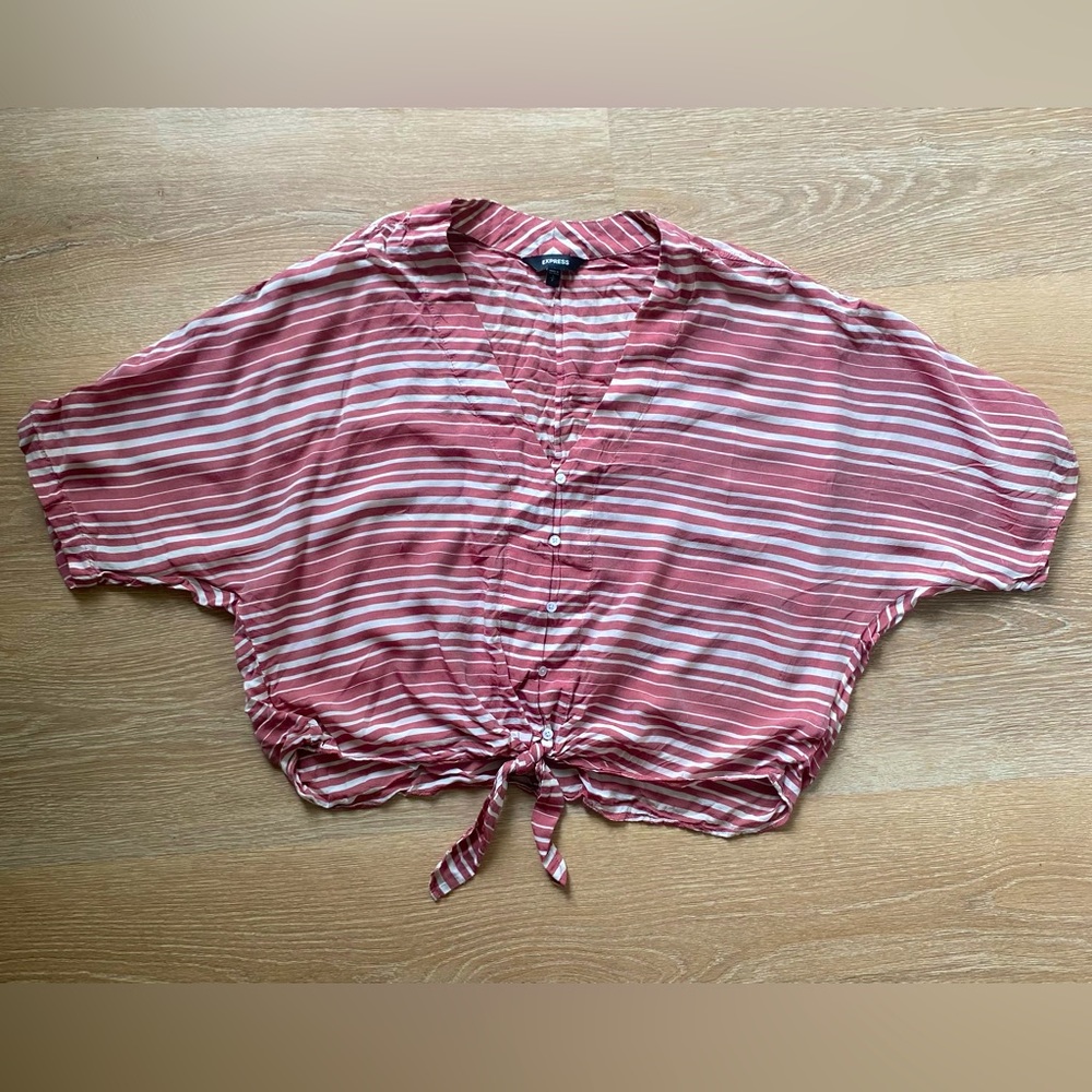 Express front tie shirt - Size Small